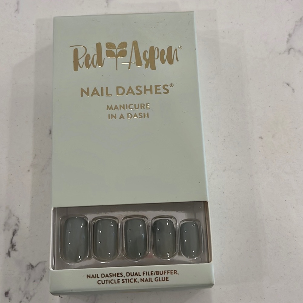 Red Aspen Nail Dashes